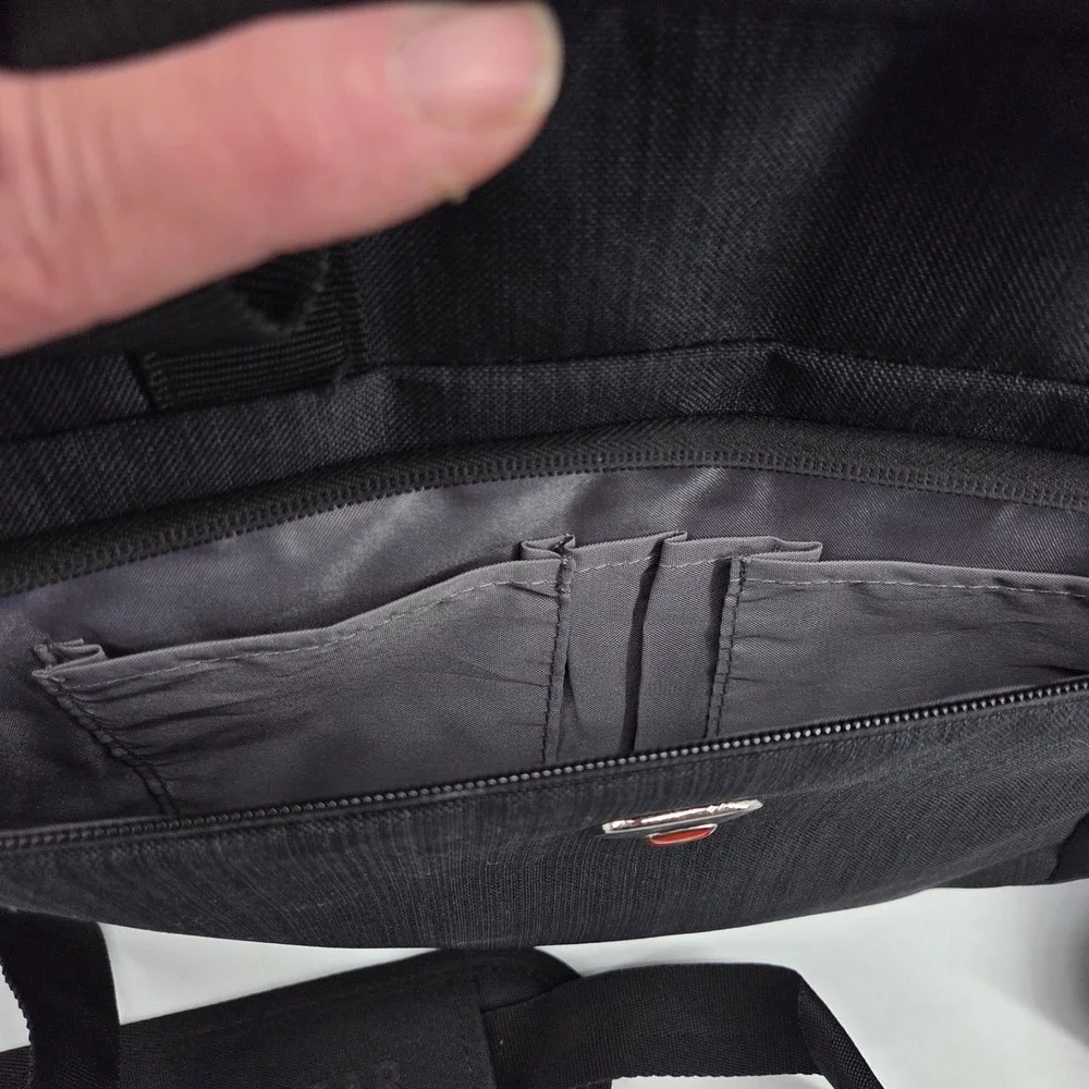 SwissGear Black Laptop Messenger Bag Padded Shoulder Briefcase Case